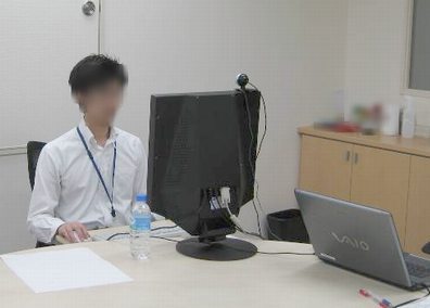 アイトラッキング実査風景.jpg